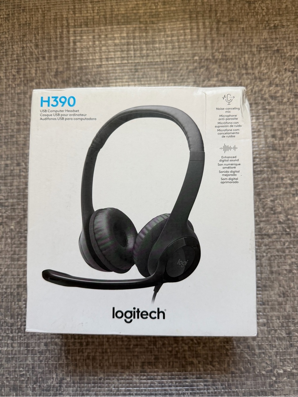 Logitech H390 USB ComLogitech H390 USB Computer Headset with Noise-Canceling Mic